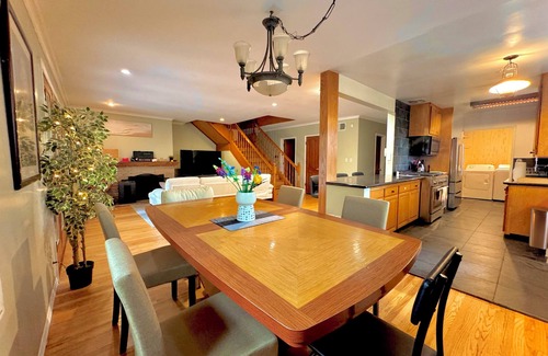 Mar Vista House | Central West LA ~ Beach Bungalow Family House & Private Yard ~ 4-Bed 3-BR 2-BA