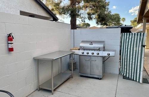 Spring Valley House | Central west of Strip location with pool!