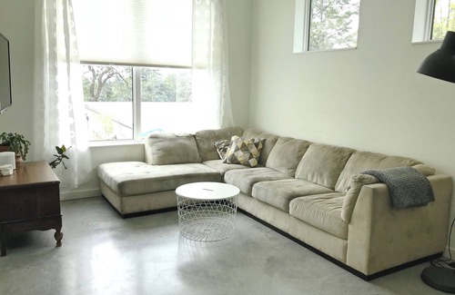 Saanich West Apartment | Centrally Located 2-Bedroom Suite in Strawberry Vale
