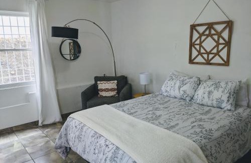 Golden Hill Apartment | Centrally Located 2 Master Bedrooms to Explore all San Diego has to Offer