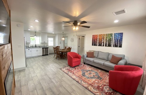 Snowflake House | Centrally located! 30 mins to Pines or Petrified Forest. Family-friendly.