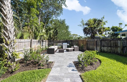 Lake Park House | Centrally located 4 bedroom 3 bathrooms home with new pool!