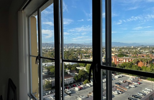La Brea Apartment | Centrally located apartment. Gated community.