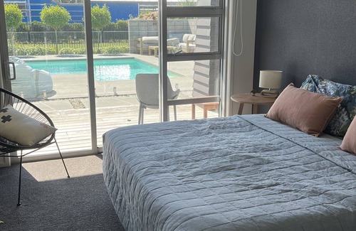 Leamington House | Centrally located accommodation and close to sporting events