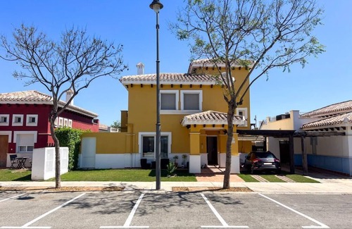 Torre-Pacheco Villa | Centrally Located Beautiful 3 Bed Villa with HEATED POOL