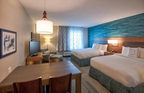 Flagami Hotel | Centrally Located! Cozy Studio Suite, Pool, Breakfast, BBQ, Close to Attractions