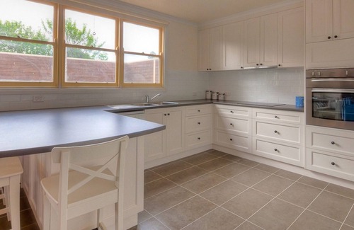 Port Fairy House | Centrally located family home
