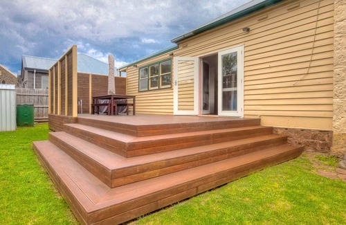 Port Fairy House | Centrally located family home