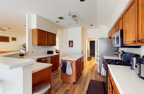 Brushy Creek House | Centrally located house with patio, central AC, & washer/dryer