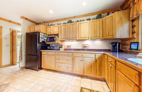 Twin Mountain House | Centrally located home with rec room, spacious deck, gas grill & loft - Dogs OK