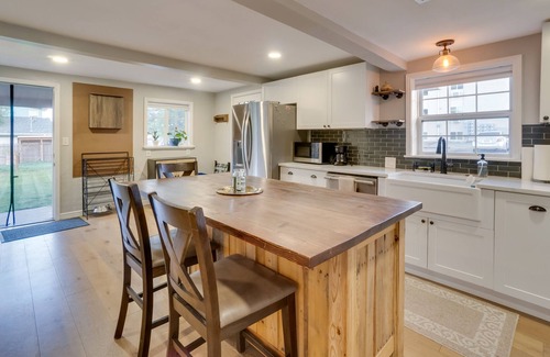 Edgewater House | Centrally Located Lakewood Home: 4 Mi to Denver!
