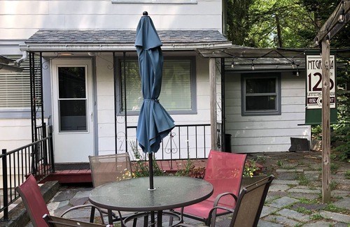 Timber Hills Cottage | Centrally located Mt Gretna cottage with 3 bedrooms and 2 full baths
