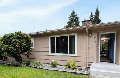 Federal Way House | Centrally located, newly renovated home