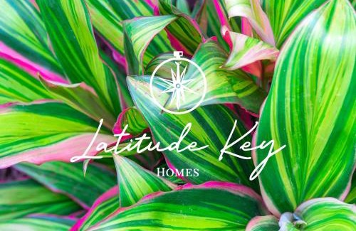 South New River Isles House | Centrally located Heated Pool Riverside View Access Citrus Key H0MES