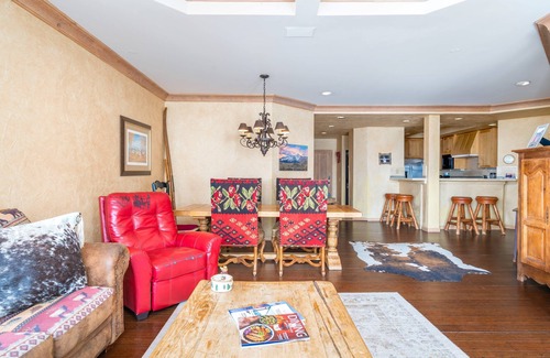 Mountain Village Apartment | Centrum 302 by Avantstay Gorgeous Condo w/Great Views & Steps Away From Ski Runs!