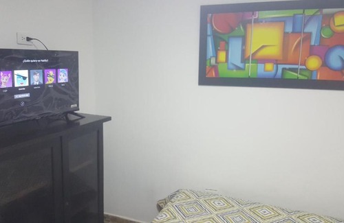 Puente Aranda Apartment | cerca club militar Corferias, embajada americana 501