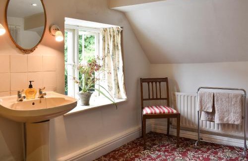 Dorchester House | Cerne Abbey Cottage