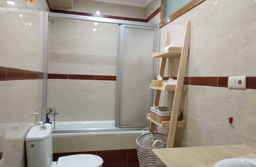 Dean Pequeno Apartment | Cervantes Apartment Ideal for families and groups looking for space