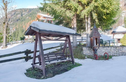 Canazei Apartment | 'Cesa Crepaz Piccolo' with Mountain View & Garden