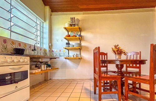 Seccao A House | Chácara 2 com Wi-Fi e churrasqueira em Holambra/SP