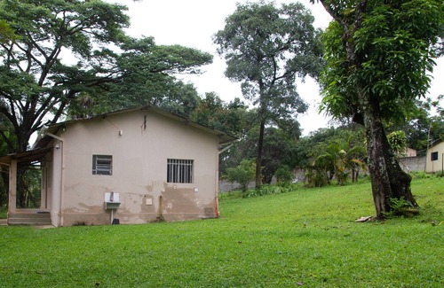 Betim House | Chácara com Wi-Fi de frente à lagoa em Betim/MG
