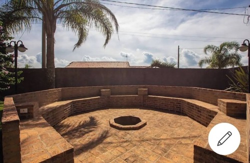 Ibiuna House | Chácara em Ibiúna, com quadra de tênis, jacuzzi e sauna