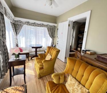 Tracadie House | Château d'Acadie