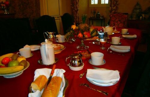 Brecey Bed & Breakfast | Château de La Sémondière