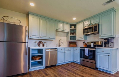 Lakeland House | Château Ouvert | Soak Up the Sun on FR