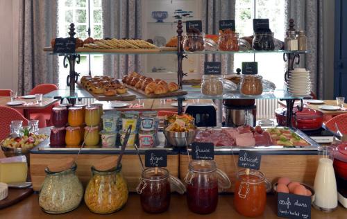 Gueron Hotel | Château Saint Gilles - Bayeux