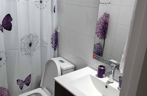 Independencia Apartment | Charming 2-bedroom apartment with WiFi and fitness room in vibrant Santiago