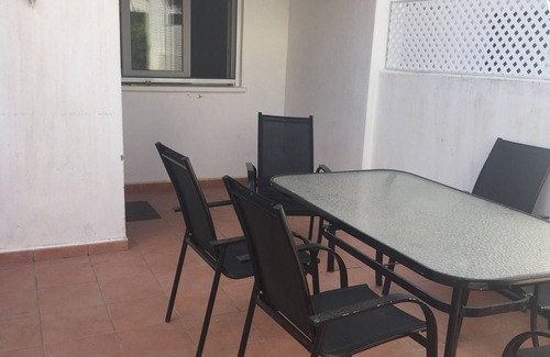 Alhama de Murcia House | Cheerful townhouse with porch and jacuzzi