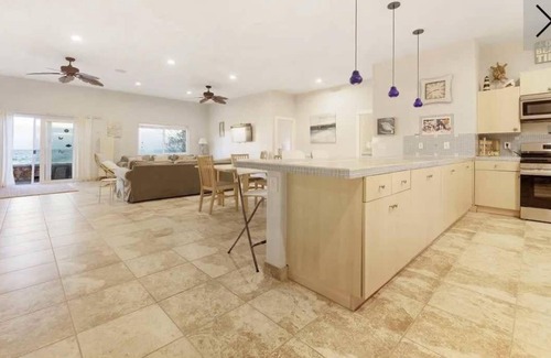 Bennett's Harbour House | Charming 4-bedroom beach house with AC, WiFi in lovely Benett's Harbour.