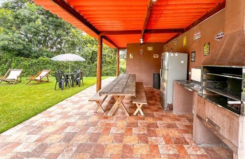 Ibiuna House | Chacara com piscina, churrasq e Wi-Fi em Ibiuna SP