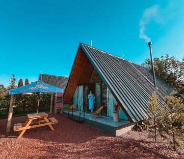Campo Alegre Ski Chalet | Chalé com banheira de hidromassagem e lareira l Chalé Azul