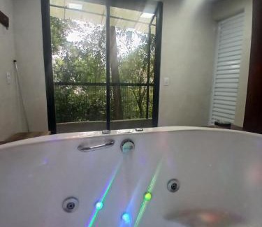 Domingos Martins Villa | Chalé Ecos do Jucu sauna-ofurô-piscina aquecida-wifi