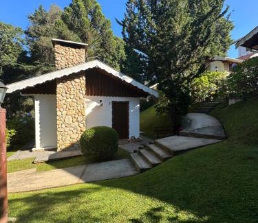 Jardim do Embaixador Ski Chalet | Chalé em condomínio a 1km do Capivari - KG Home