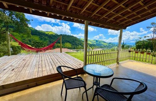 Corrego do Bom Jesus House | Chalé Mirante da Colina1 com hidro privativa e café da manhã