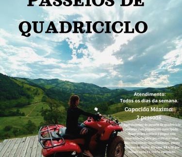 Corrego do Bom Jesus House | Chalé Mirante Da Colina 9, com hidromassagem privativa, café da manhã e piscina