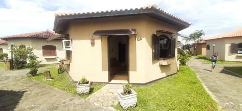 Rio das Ostras House | Chalé Pé na Areia em Rio das Ostras