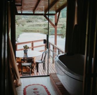 Imarui Ski Chalet | Chalé Rústico com Hidromassagem e Piscina