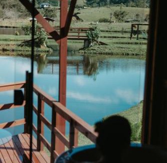 Imarui Ski Chalet | Chalé Rústico com Hidromassagem e Piscina