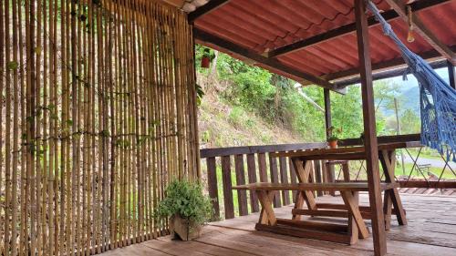 Interior de Sao Paulo Ski Chalet | Chalé Recanto da Cachoeira II
