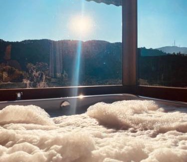 Rancho Queimado Ski Chalet | Chalé Romântico com jacuzzi e café da manhã em Rancho Queimado