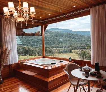 Rancho Queimado Ski Chalet | Chalé Romântico com jacuzzi e café da manhã em Rancho Queimado
