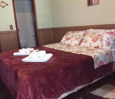 Maringa Cabin | Chalé vista da piscina 8