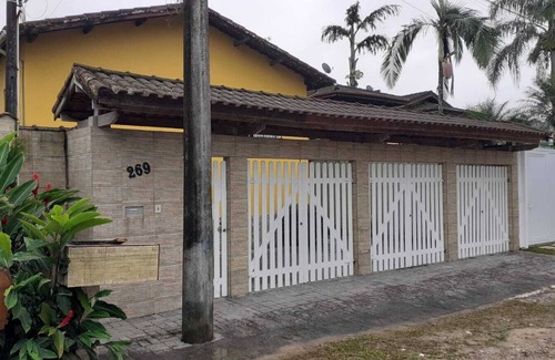 Barra do Una Ski Chalet | Chalé Para até 4 Pessoas em Barra do Una - Litoral Norte - SP