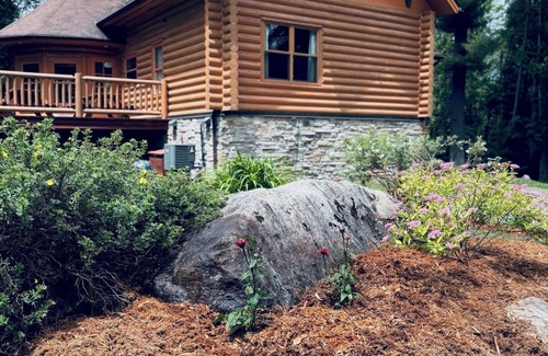Fiddler Lake Resort Ski Chalet | Chal'Heureux, private SPA Billiards, Int. Ext. pool - High-speed Internet