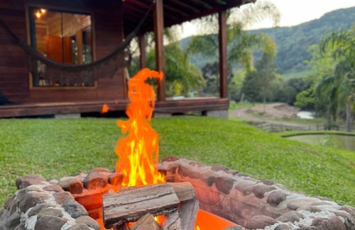 Taquara Ski Chalet | Chale com Linda Vista Para o Riacho