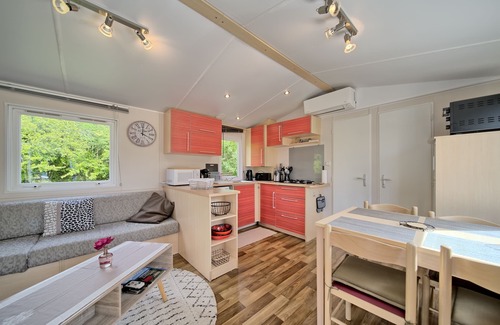 Salies-du-Salat House | 'Chalet 2' with Mountain View, Wi-Fi and Air Conditioning